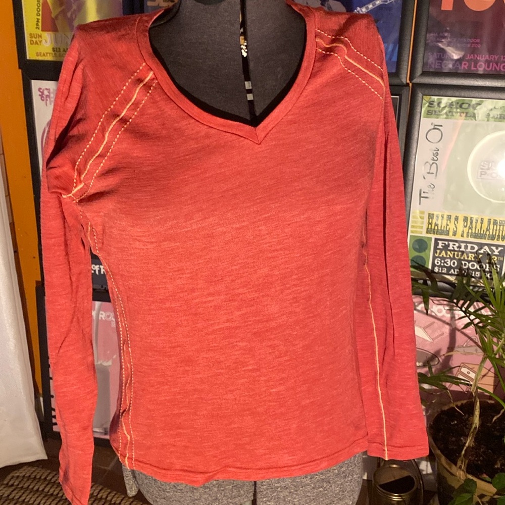 Women's Kuhl Red V-Neck shirt